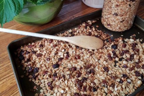 healthy granola with oats and sultanas
